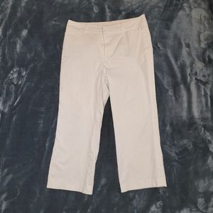 Size 12 white Banana Republic capris